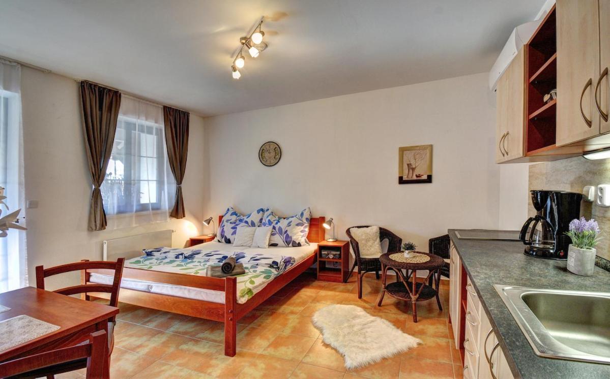 Penzion U zámeckého parku Třeboň Extérieur photo