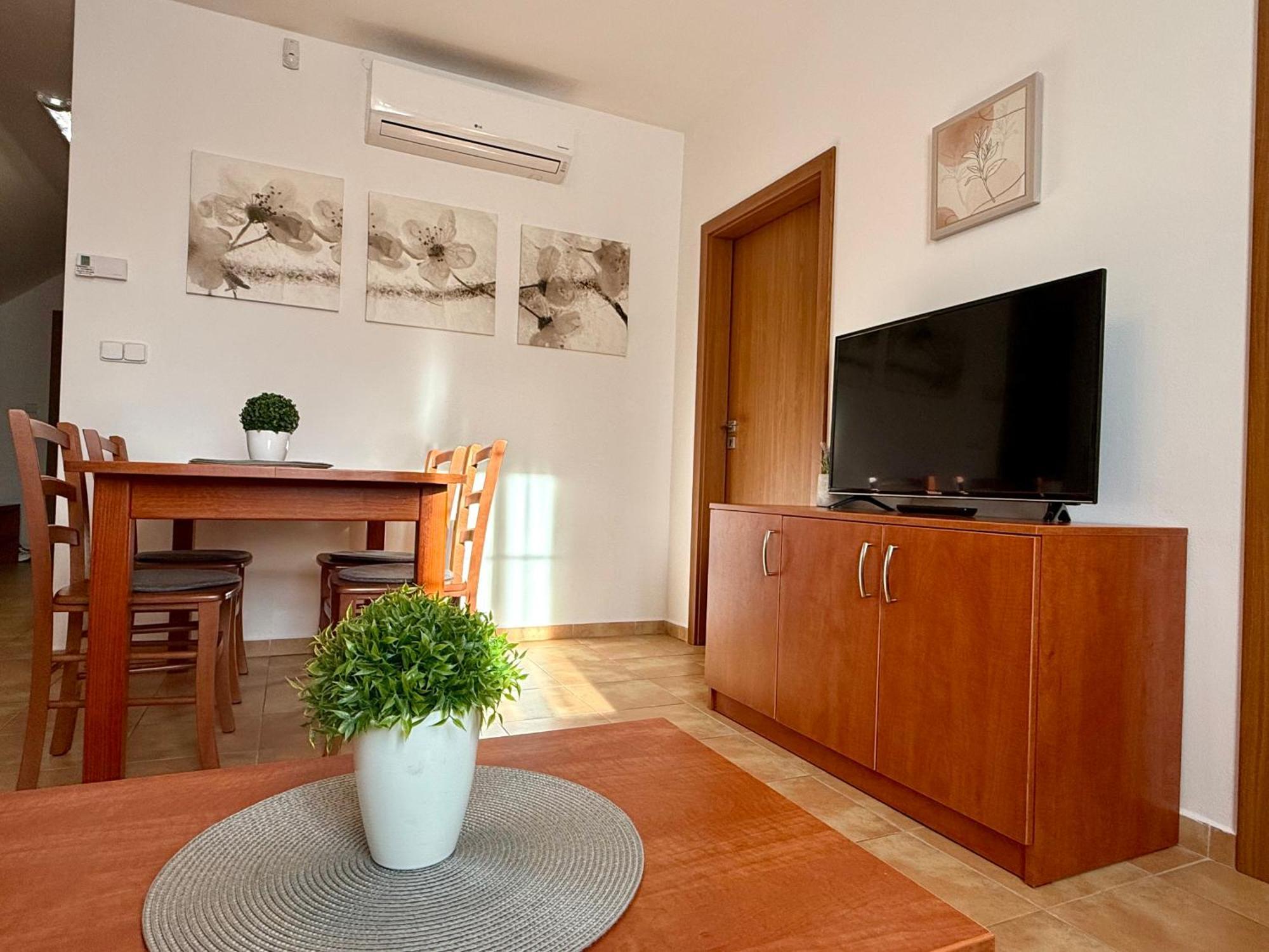 Penzion U zámeckého parku Třeboň Chambre photo